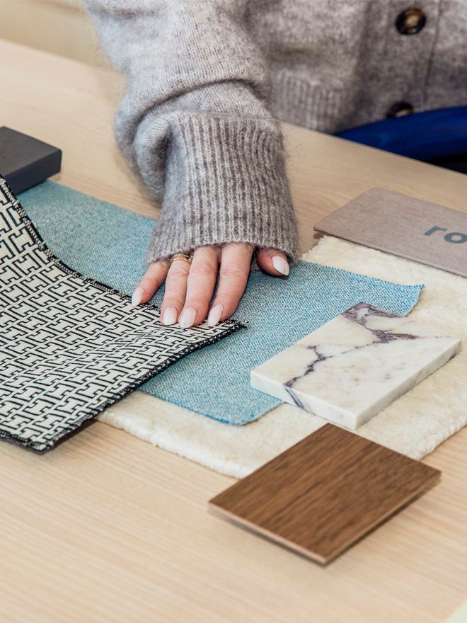 Kuva, jossa Finnish Design Shopin sisustussuunnittelupalvelun materiaalinäytteitä.