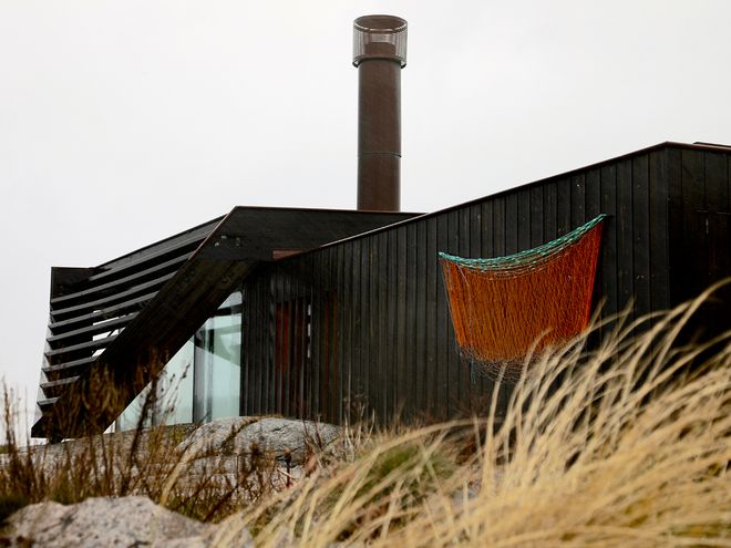An image of Lille Arøya's façade.