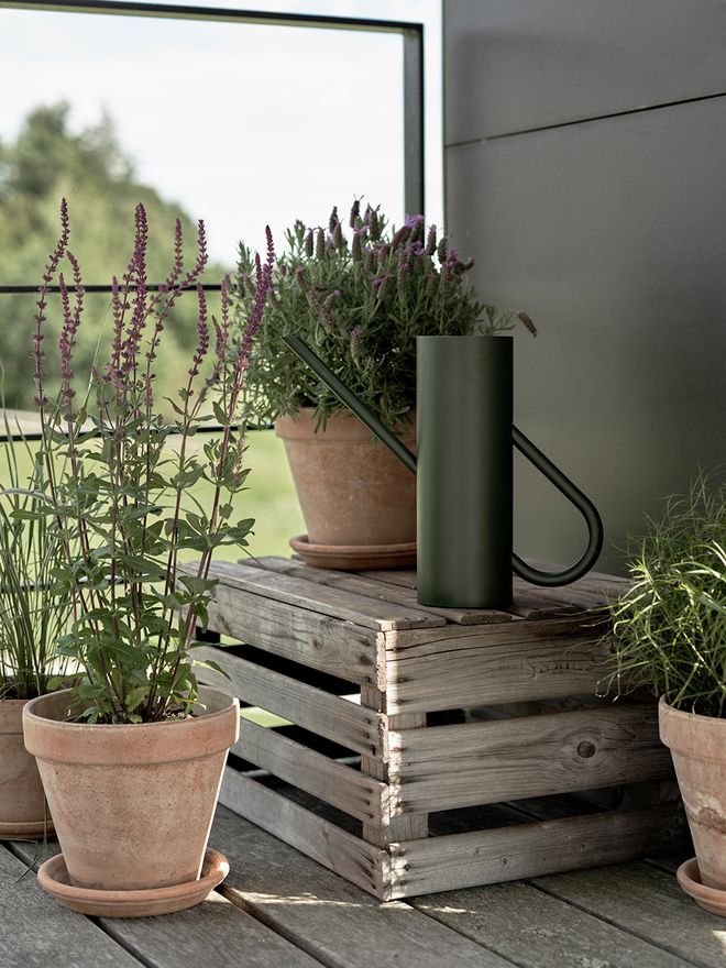 Create a lovely summer oasis on your balcony or patio – check out these 7 design tips!