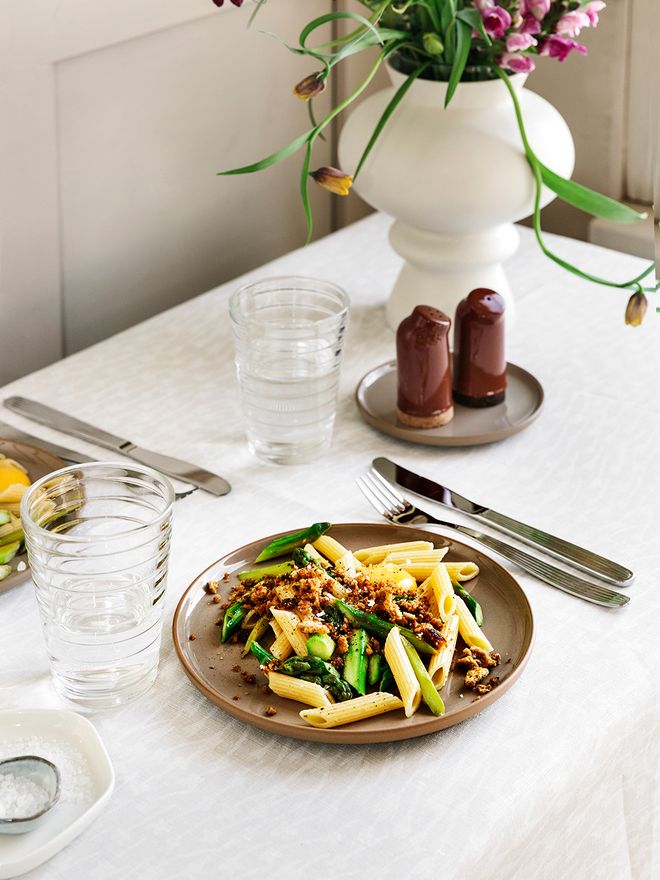 Marimekko Oiva plate in Terra