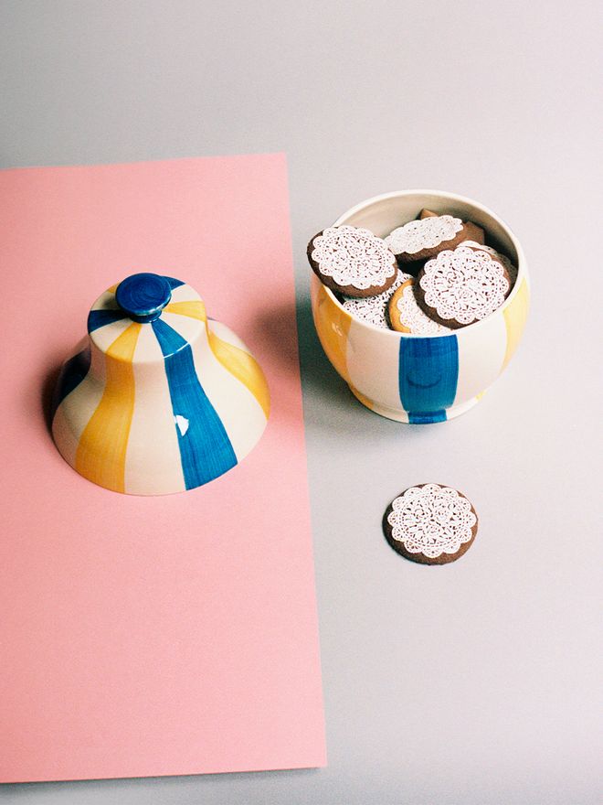 HAY Sobremesa Stripe cookie jar, blue - yellow