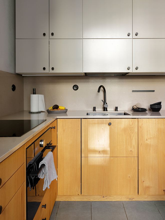 Oak veneer kitchen