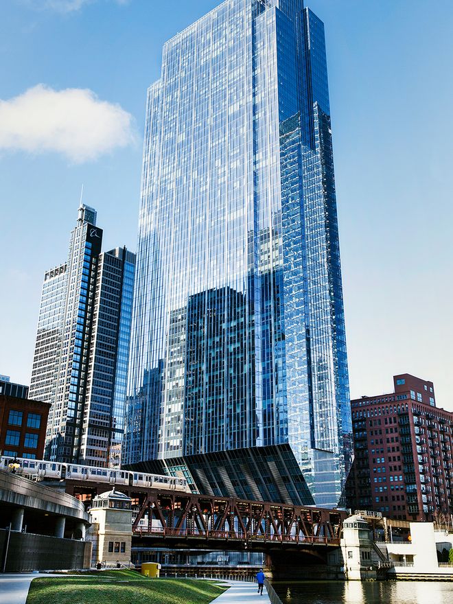 150 North Riverside skyscraper in Chicago