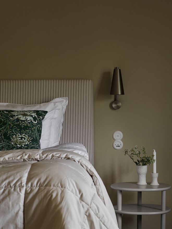 Cono wall lamp, satin