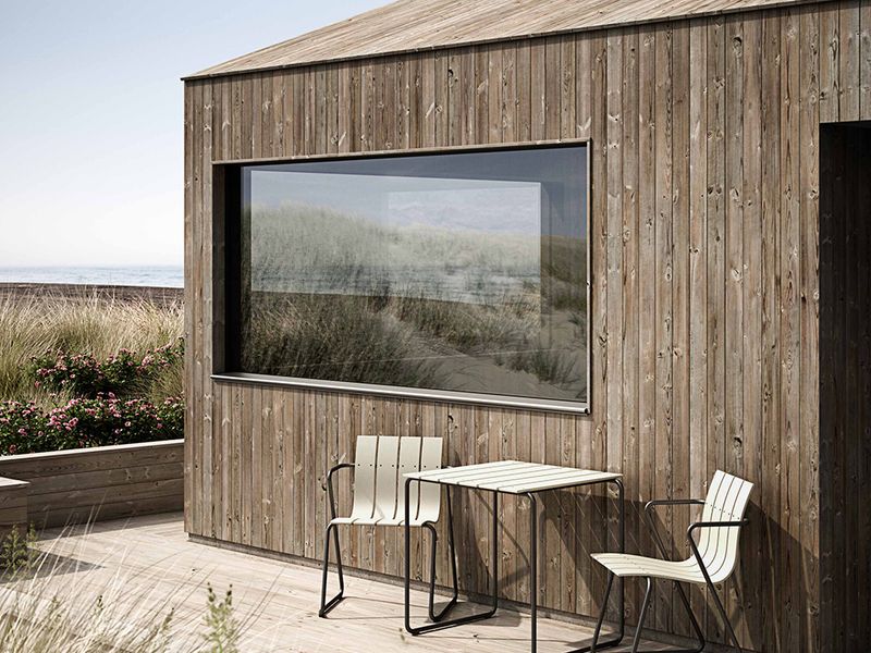 From fishing nets to outdoor furniture – Mater’s Ocean patio furniture combines recycled material with 1950s spirit