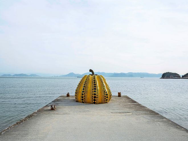 Keltainen kupitsa, Naoshima