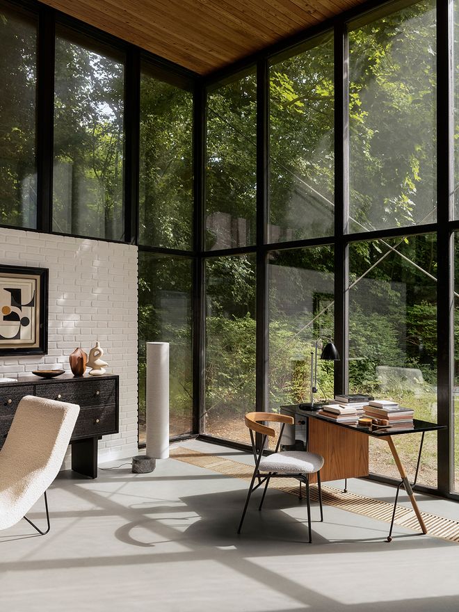 GUBI 62 desk