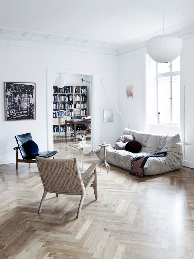 Carl Hansen & Søn  CH25 lounge chair, white oiled oak - natural cord