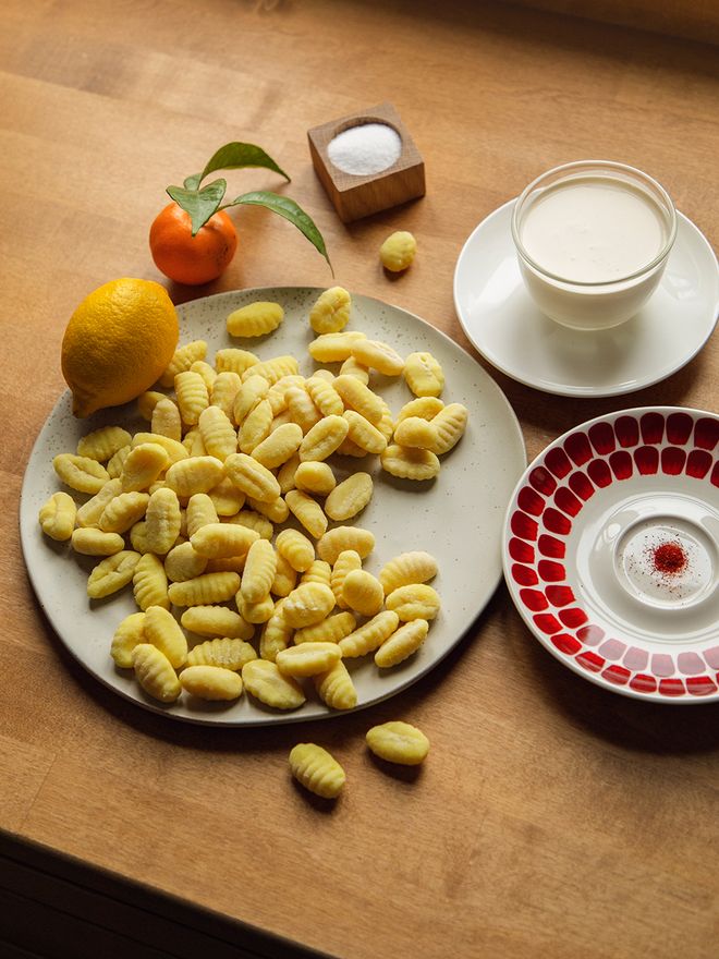 Creamy saffron gnocchi – try the recipe for a golden delight this holiday season!