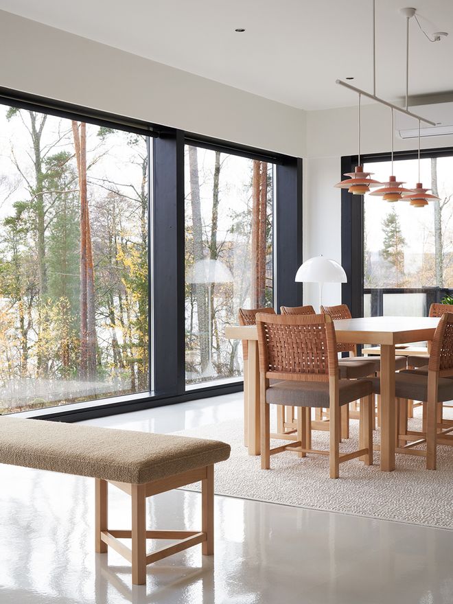 Ornäs Näyttely dining table
