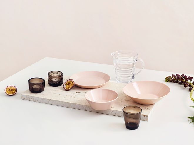 Iittala's Teema tableware in powder pink.