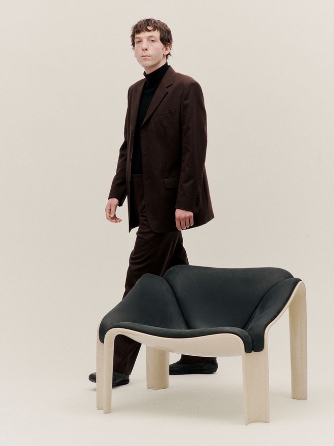 GUBI F300 Lounge Chair