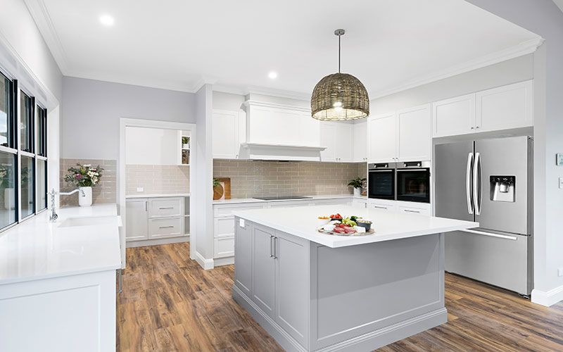 Custom rangehood mantel joinery