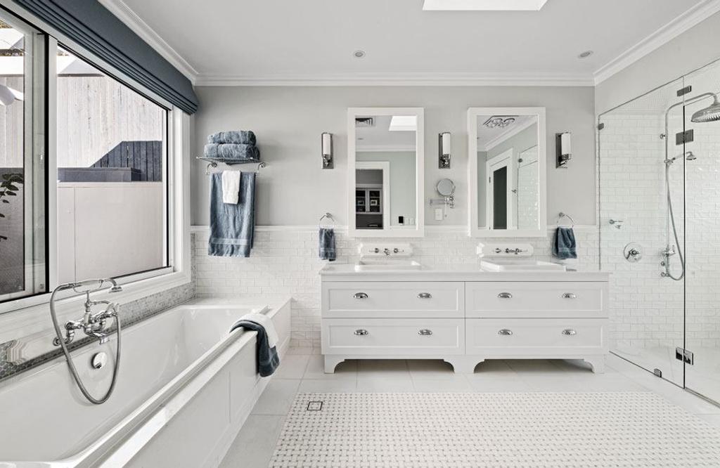 Project Ben (bathroom white cabinets)