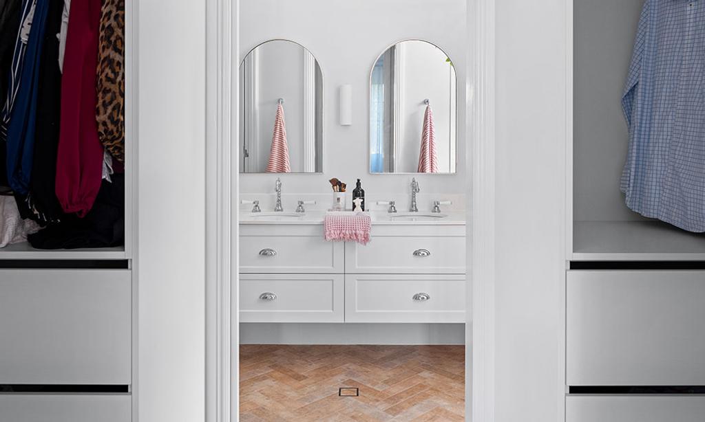 Kennedy Cottage (Washroom Sinks with Cabinet View)