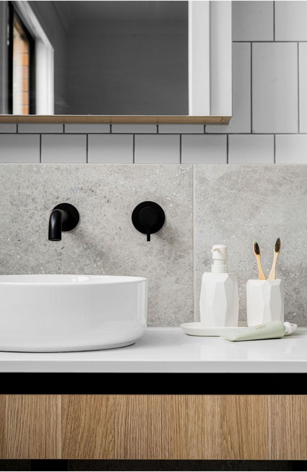 Project Geoffrey (geoffrey street bathroom vanity white sink)