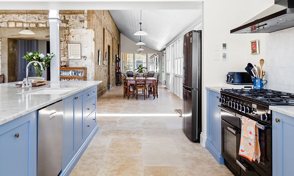 Homestead Living (Kitchen with Dining Table)