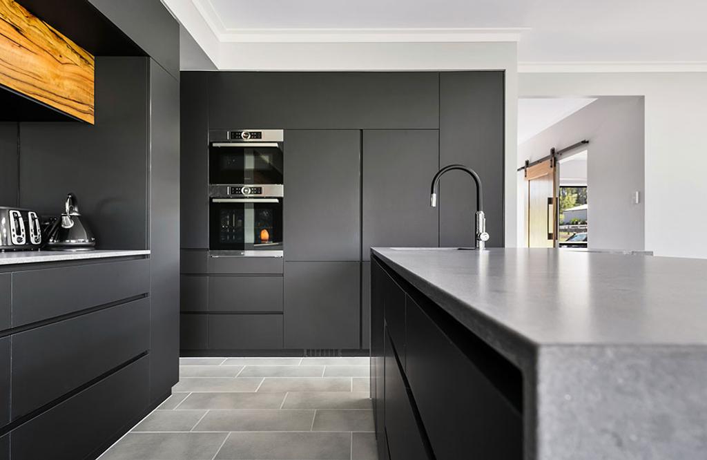 Project Tremorne (black colored kitchen cabinets)