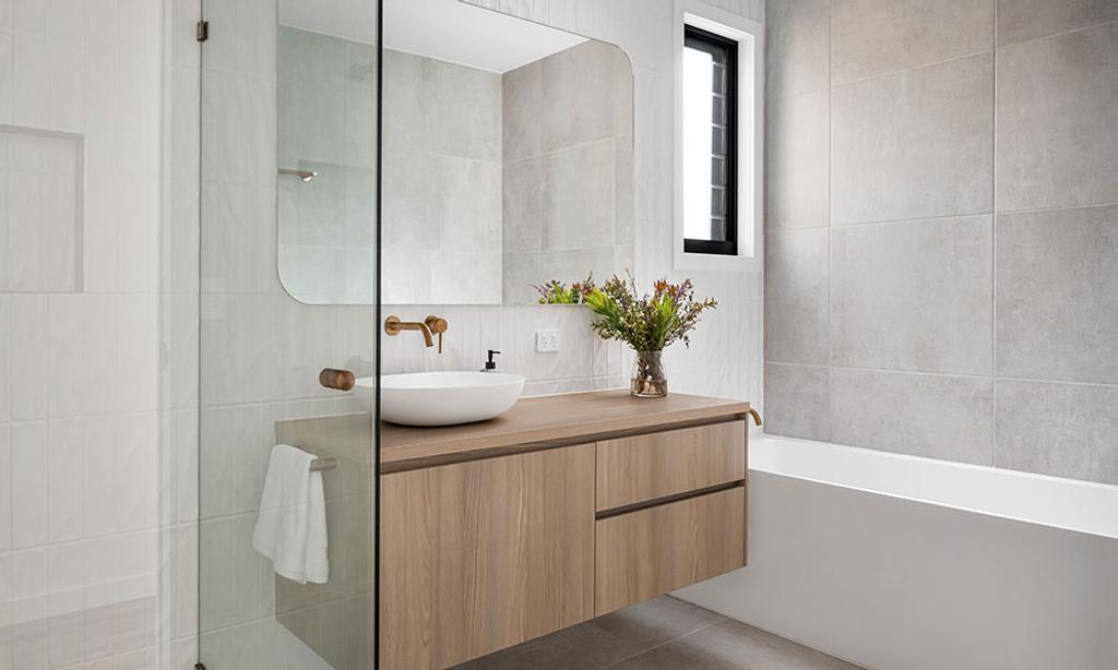 The Summit House (Bathroom)