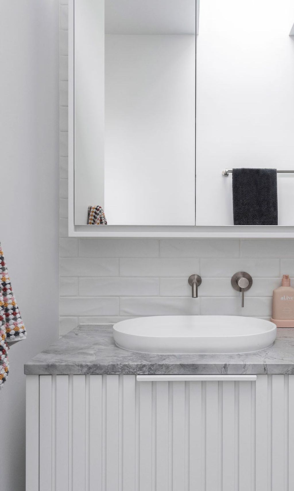 Dunmore (Washroom Sink)