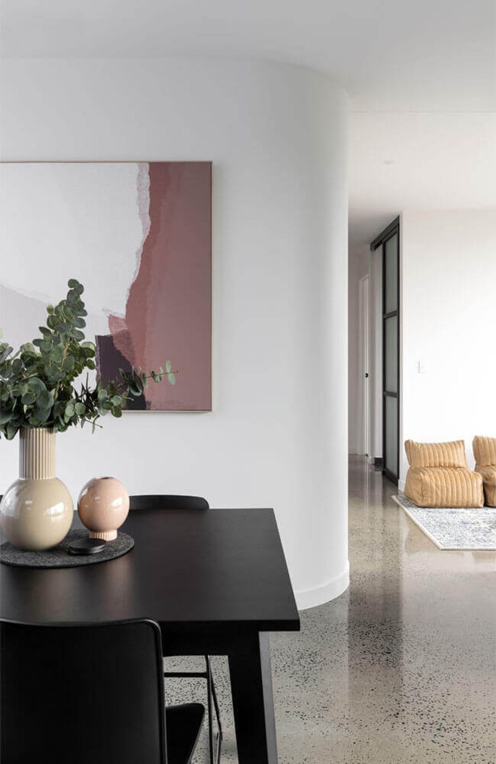 Project Keira (keira black dining table with white round wall)