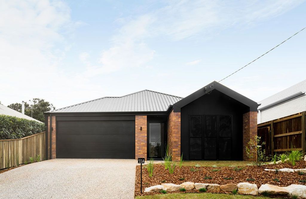 Project Geoffrey (geoffrey street house front view)