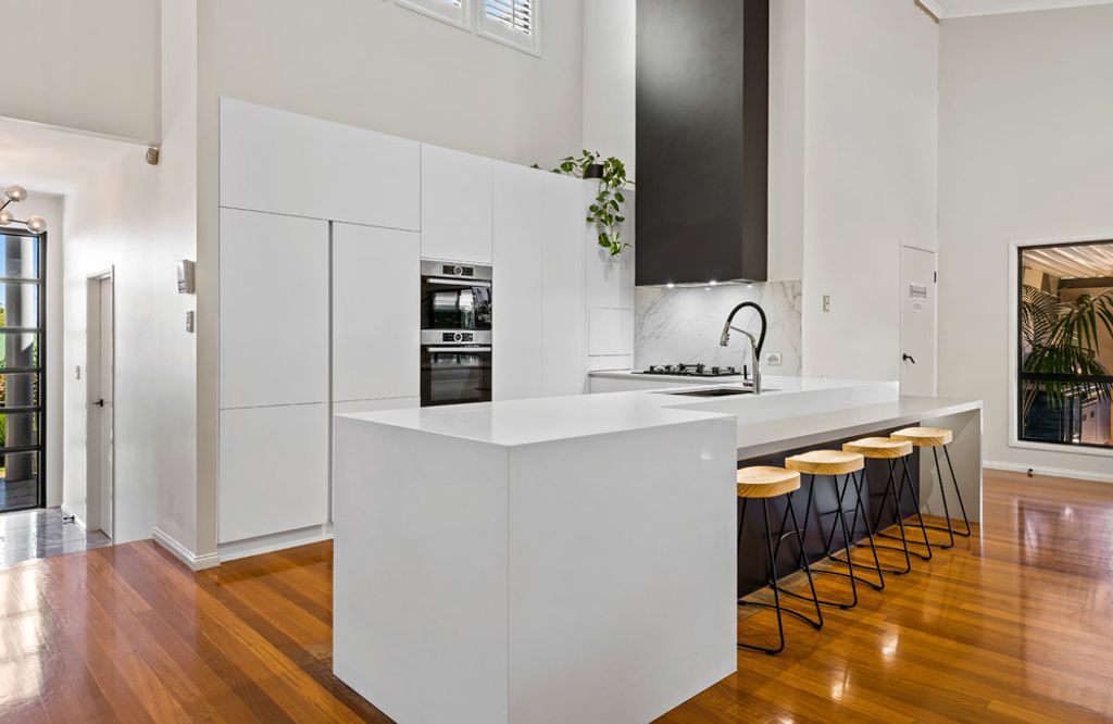 Project Bobbie (white kitchen cabinets)