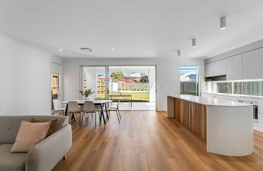 Cranley 2.0 (wooden style floor and white ceiling)