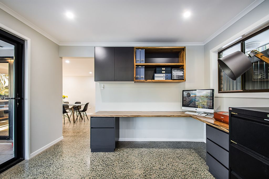Project Marri (office style computer desk table)