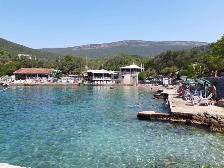 Mirište Beach