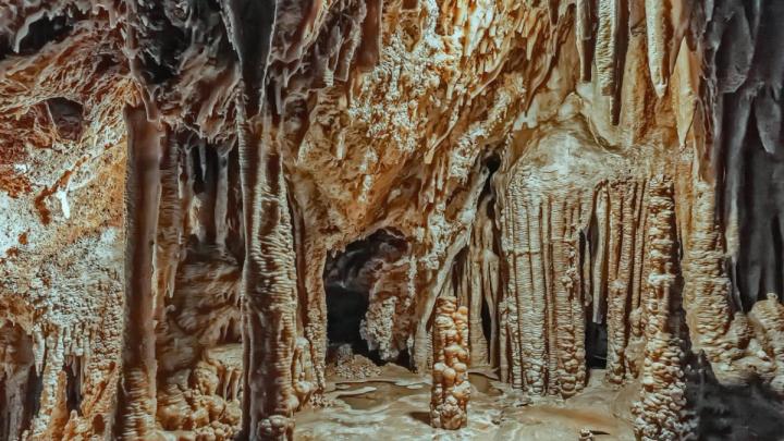 Genova Caves