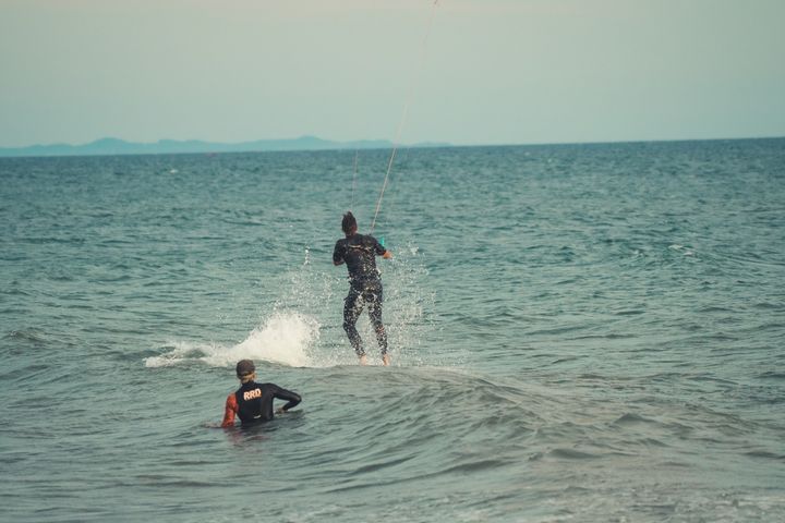 Kitesurfing with Kiteriders