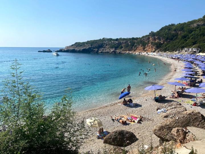 Drobni Pijesak Beach