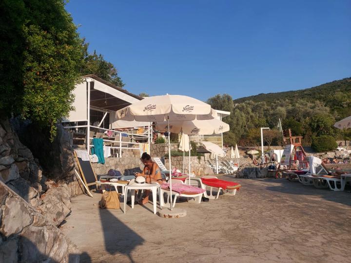 Mirište Beach