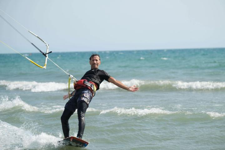 Kitesurfing with Pacha Surf