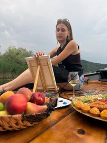 Join a guided painting session in nature