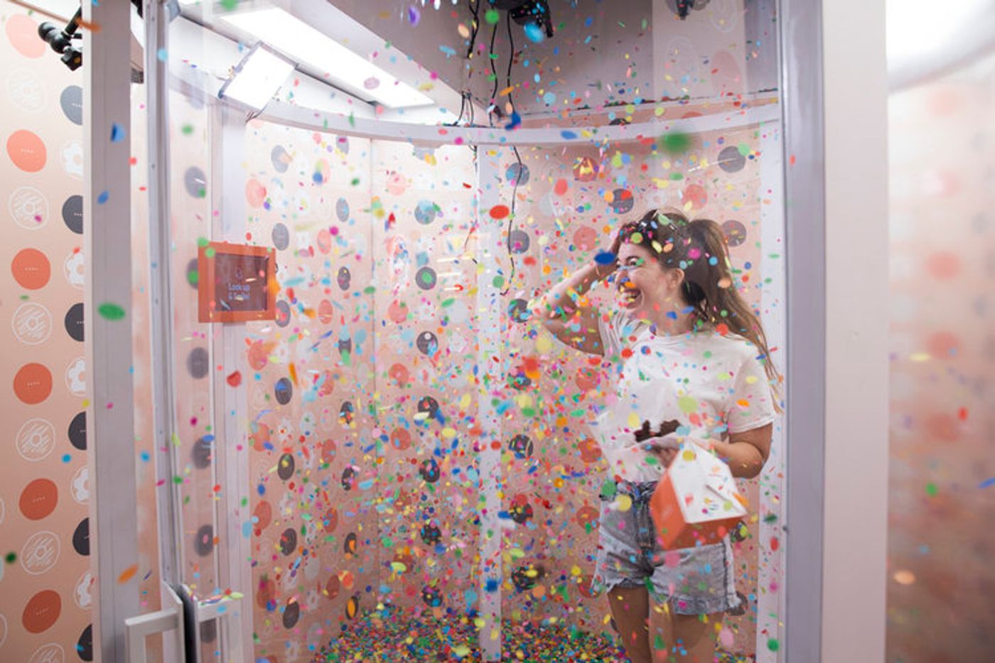 confetti booth