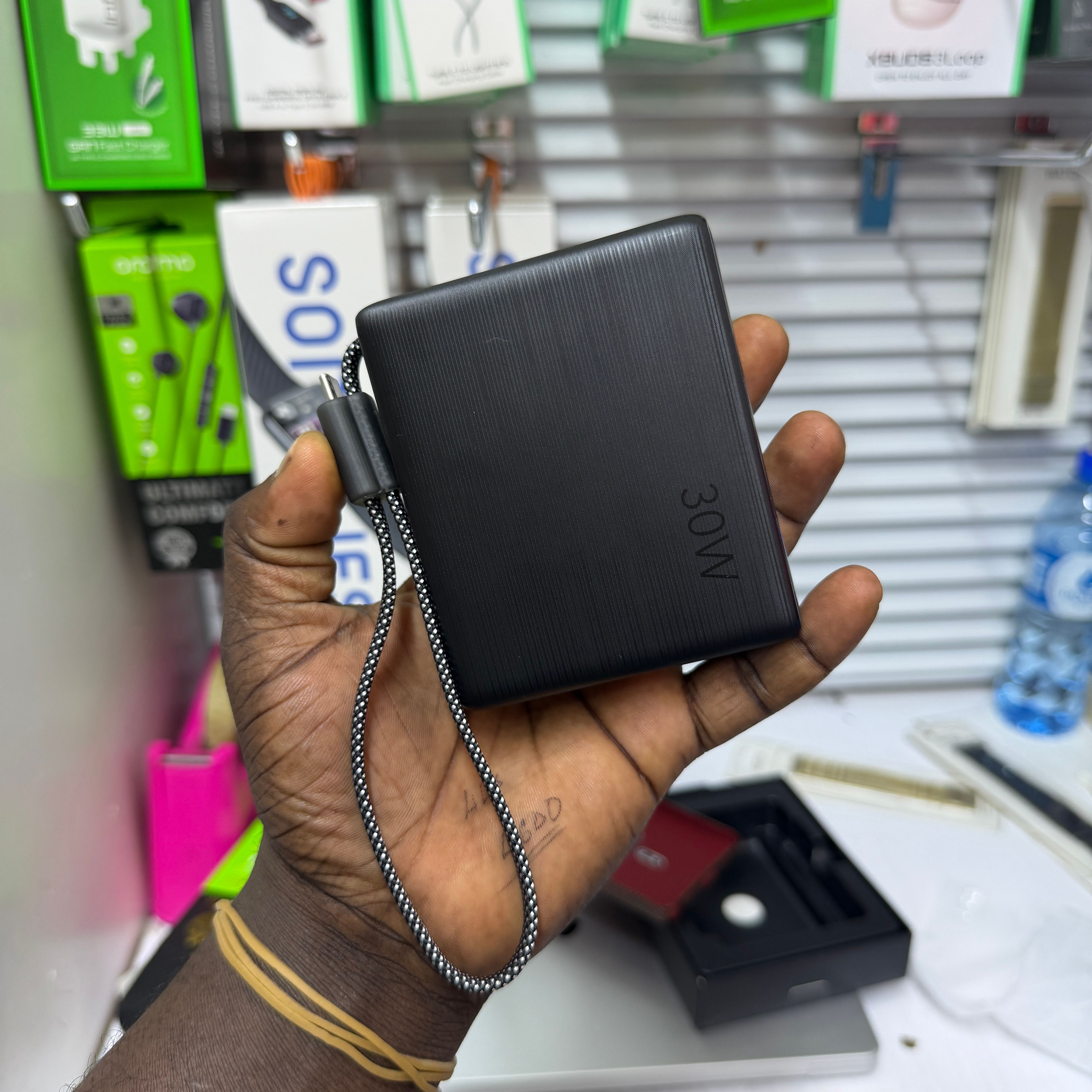 Oraimo Power Nova L21 30,000 mAh 30w  fast charging thumbnail 2