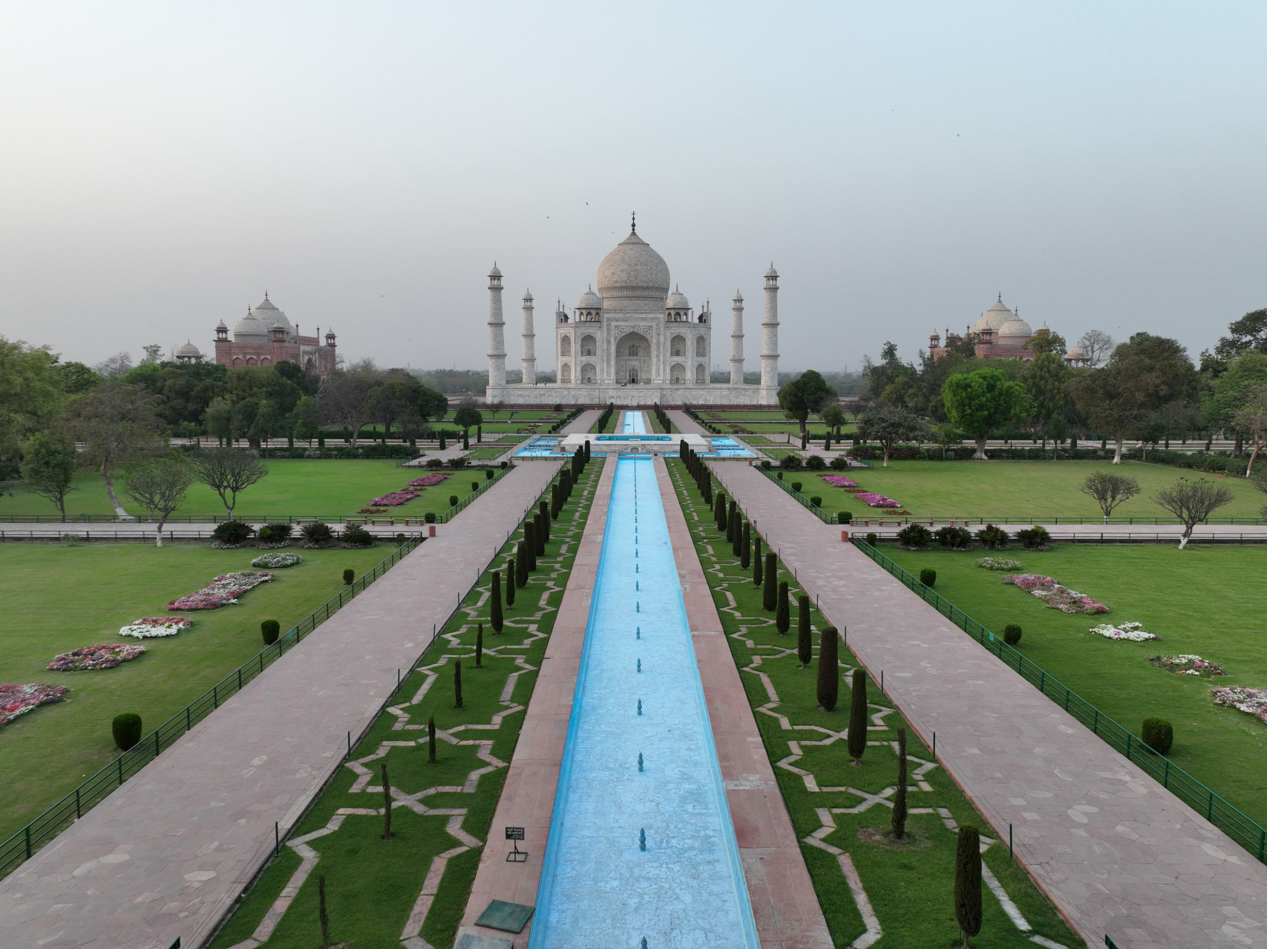 The Taj Mahal with grey sky.