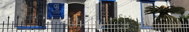 Nuestro conocimiento del mercado mendocino nos permite brindar asesoramiento estratégico y oportunidades reales para cada cliente, siempre con una mirada cercana, profesional y enfocada en el largo plazo.