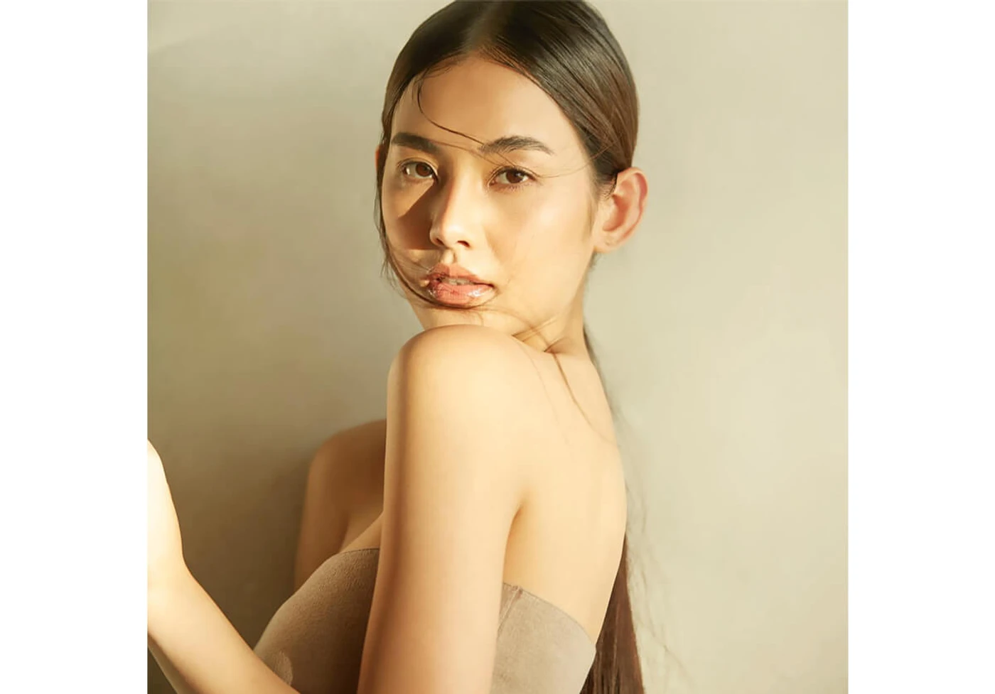 Elle Ratchakrit Editorial