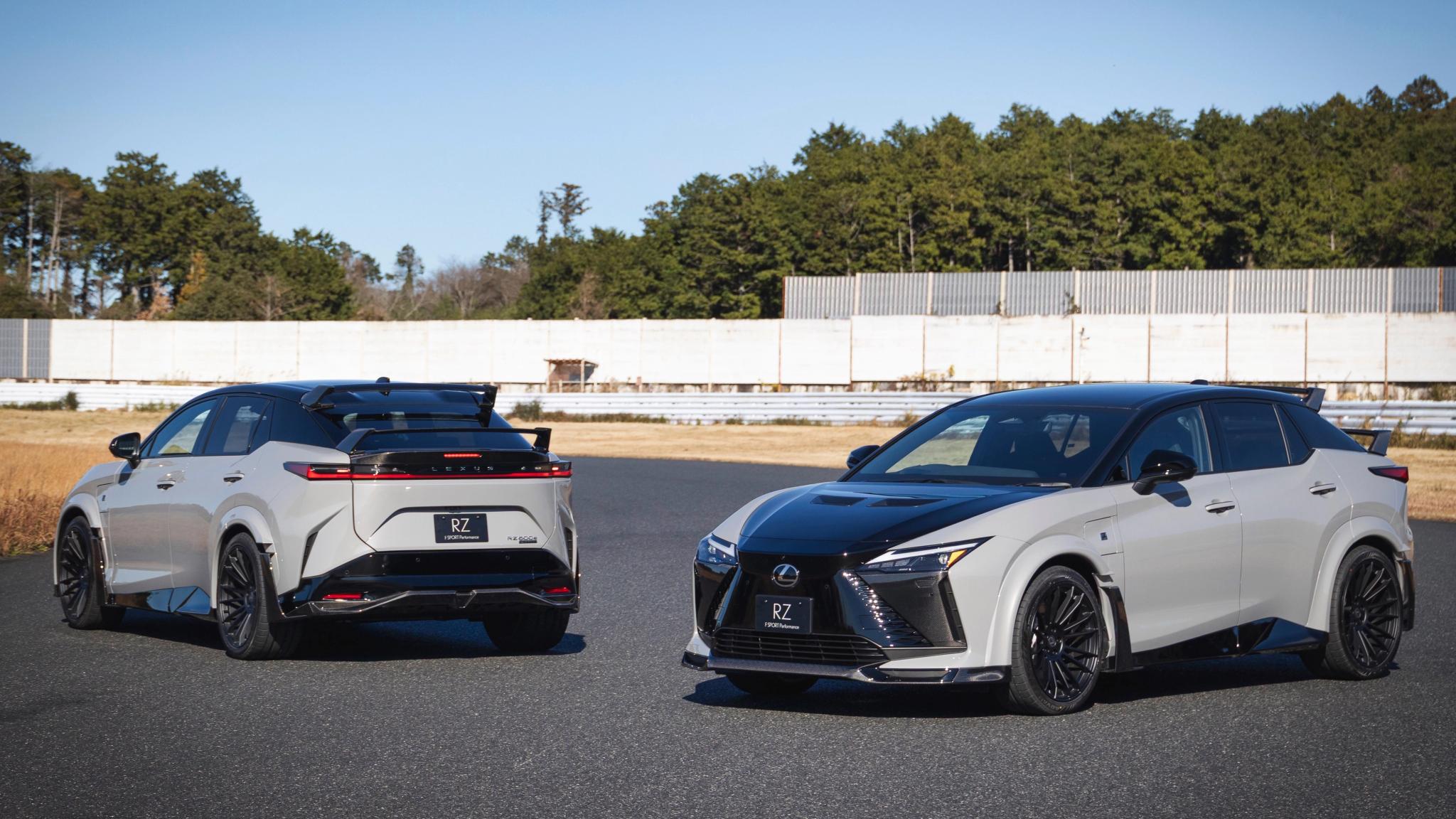 Lexus RZ 600e F Sport Performance electric SUV in Neutrino Grey two tone with matte black 21 inch wheels and carbon aero kit