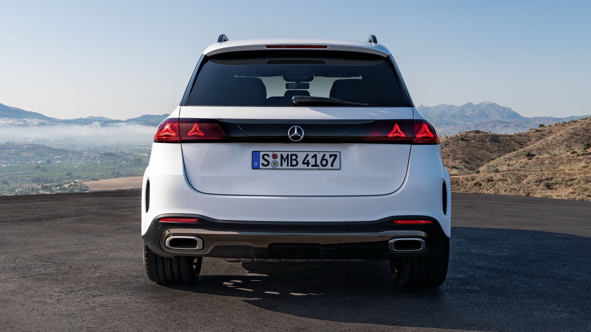 Mercedes-Benz GLE updated with new V8 & PHEV for 2027 - Image 6