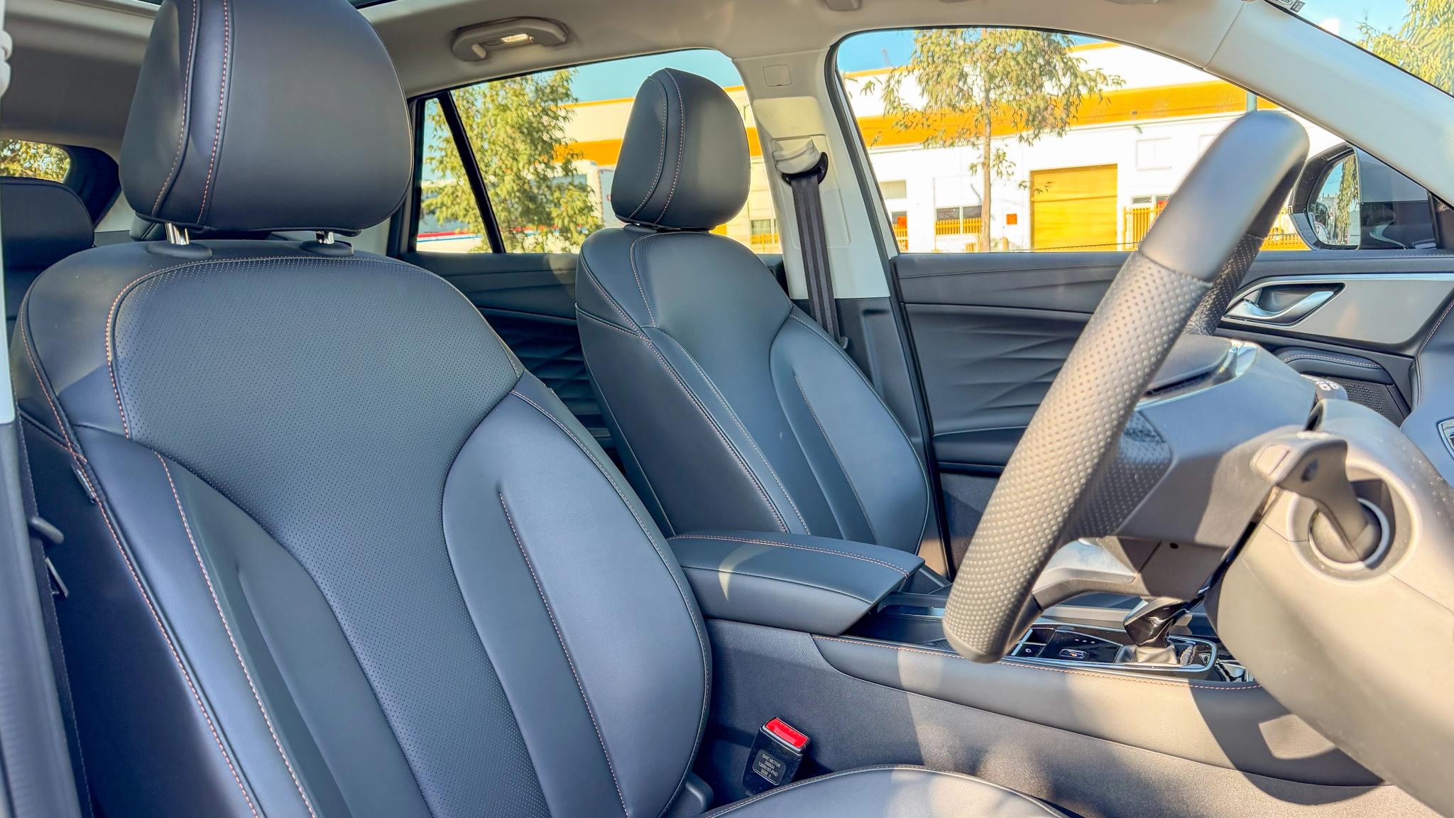 2026 MG HS Hybrid+ front seats
