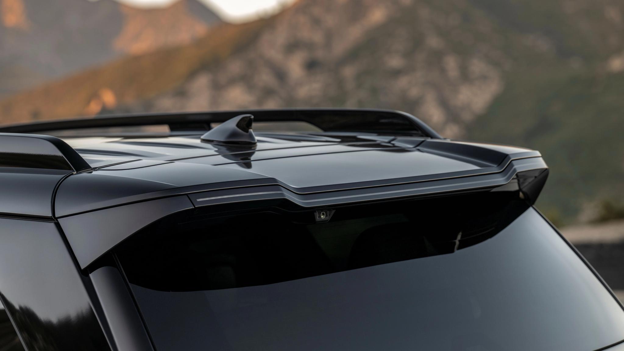 2027 Hyundai Palisade Black Ink edges toward $100,000 as new flagship - Image 8