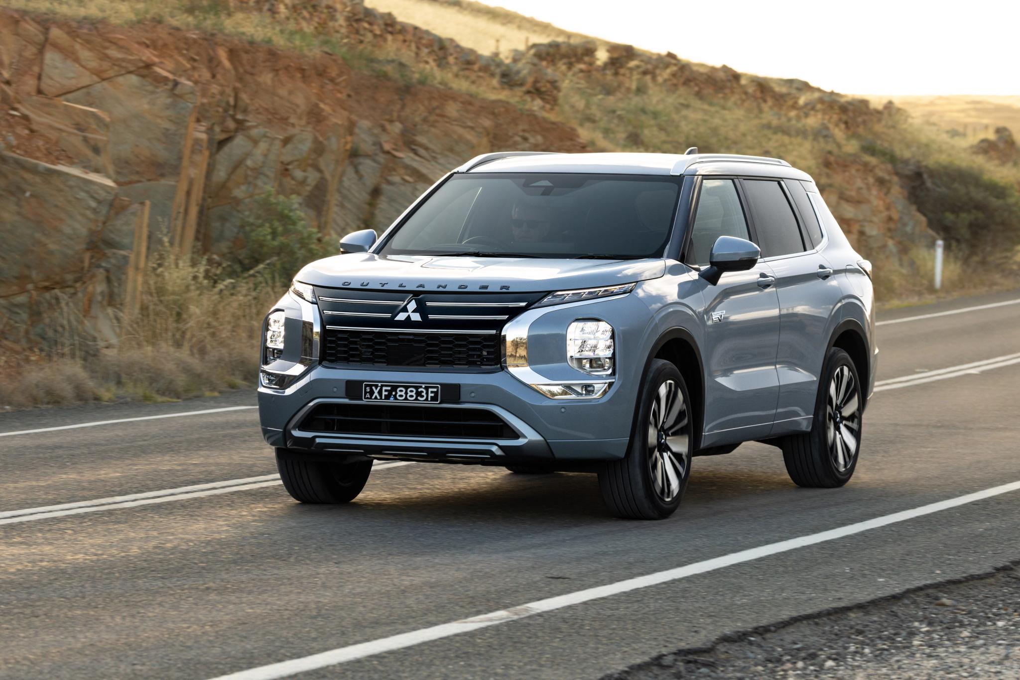 Updated Mitsubishi Outlander PHEV 2026