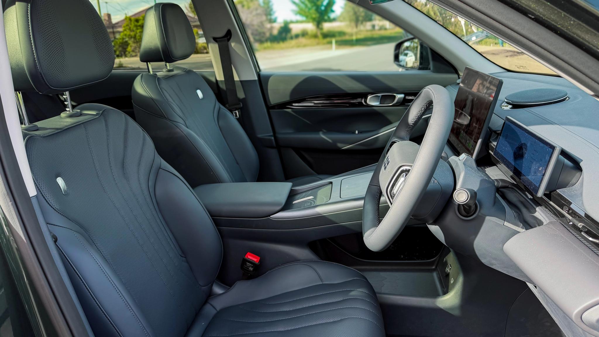2026 Geely EX5 front seats