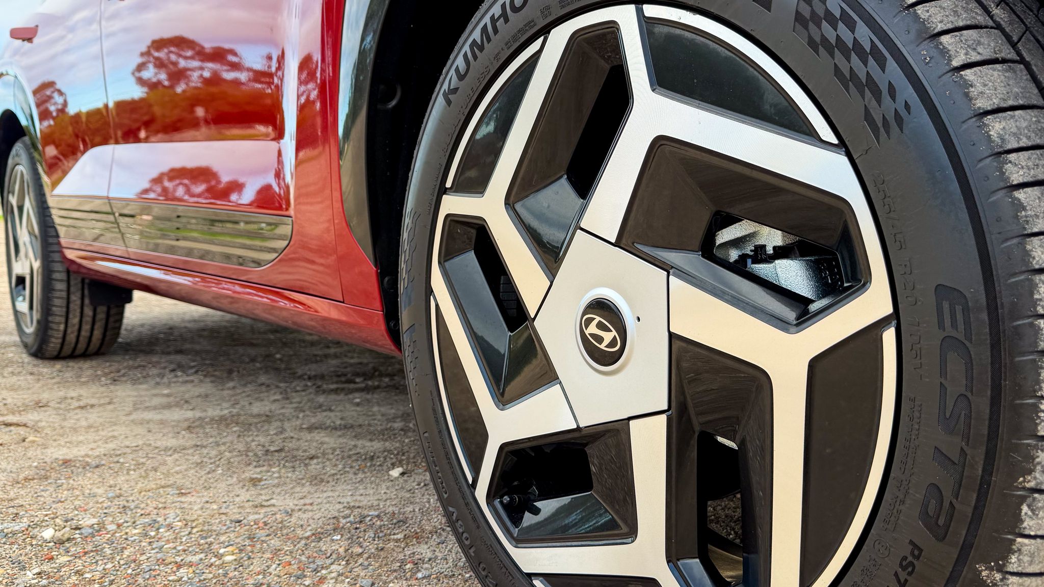Hyundai Elexio alloy wheels