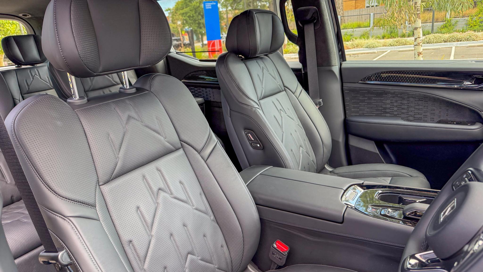 2026 Zeekr 009 review - Image 8