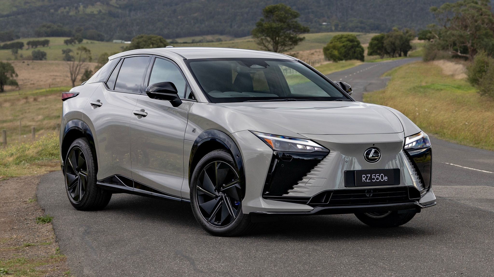 Lexus RZ550e F Sport